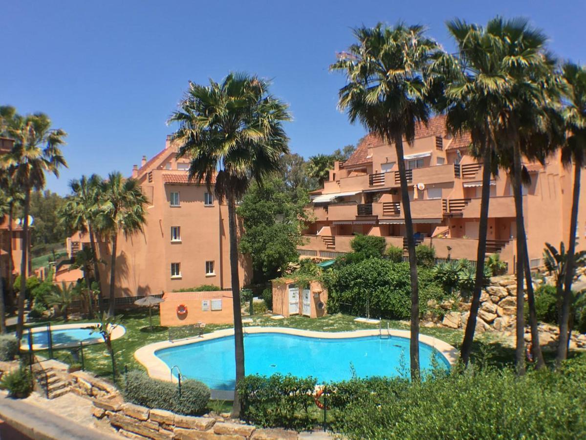2236-Lovely Groundfloor With Pool View Casares Eksteriør billede