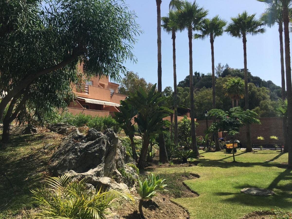 2236-Lovely Groundfloor With Pool View Casares Eksteriør billede