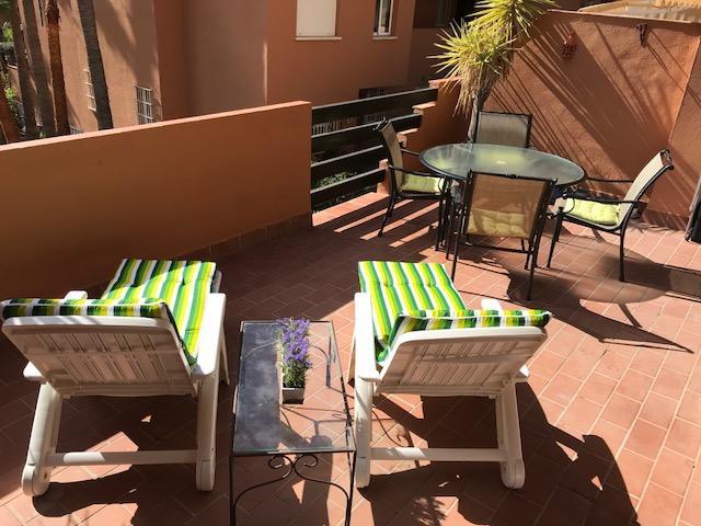 2236-Lovely Groundfloor With Pool View Casares Eksteriør billede