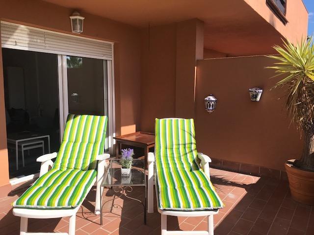 2236-Lovely Groundfloor With Pool View Casares Eksteriør billede
