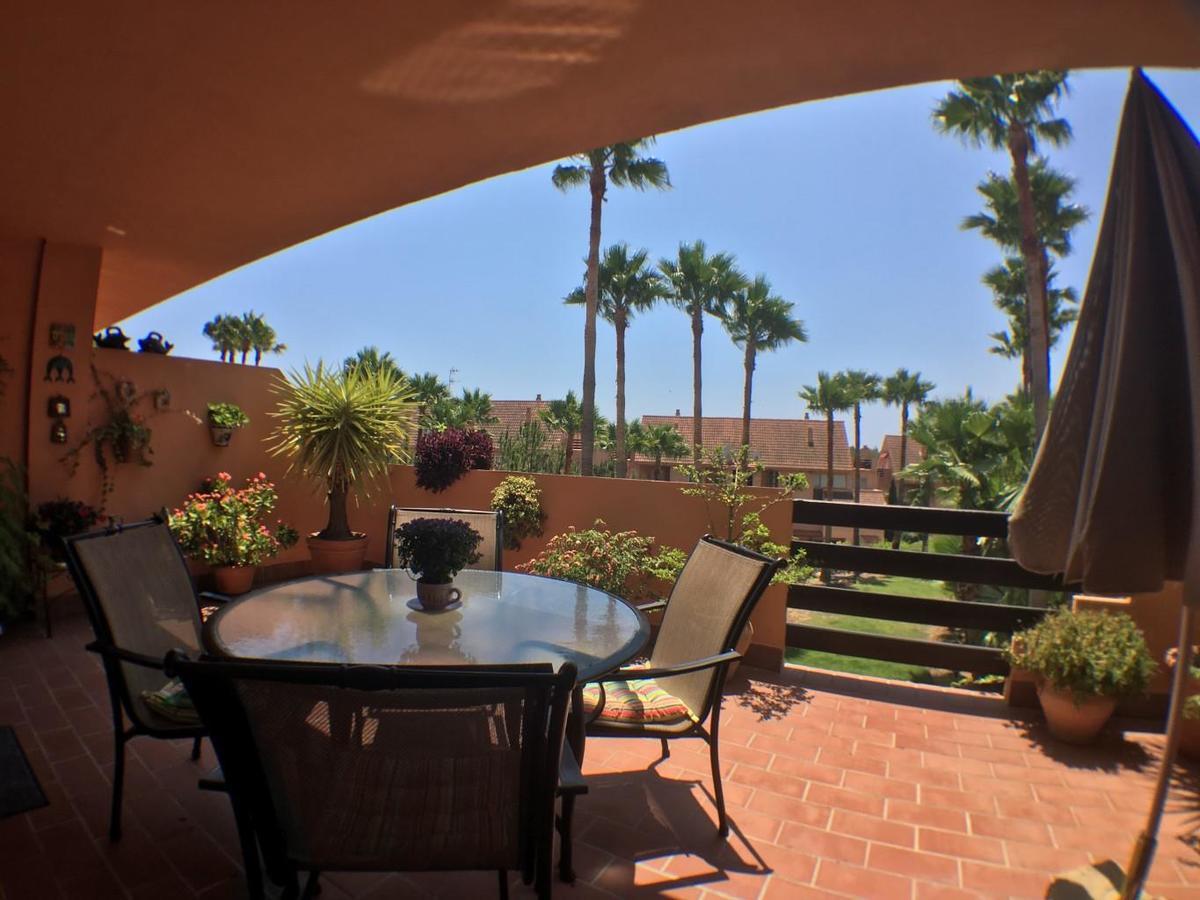 2236-Lovely Groundfloor With Pool View Casares Eksteriør billede
